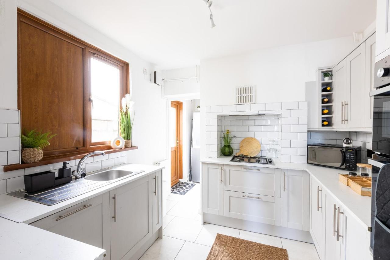 Levi Suite By Koya Homes - 3-Bedroom Home, Downtown Cardiff, Free Parking 外观 照片